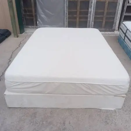 Queen mattress and box spring