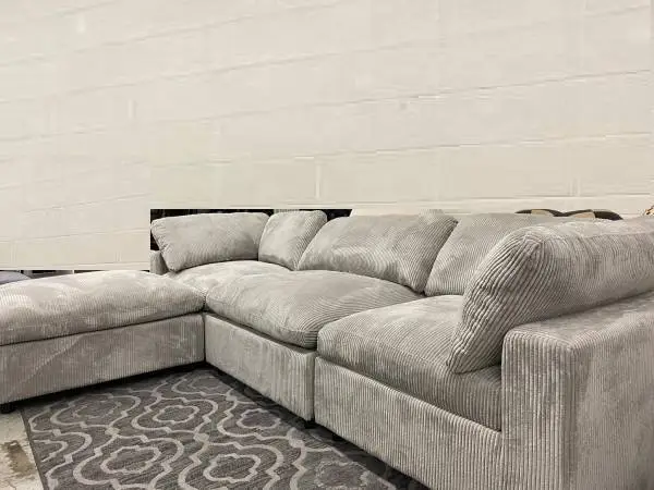 New 4pc Cloud seating modular Sectional,ez financing, come check out!