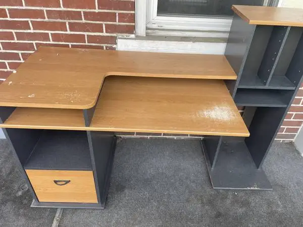 A great desk for office or student!