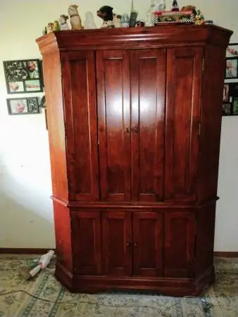 Corner Entertainment center / Hutch