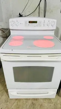 Frigidaire Stove / Estufa
