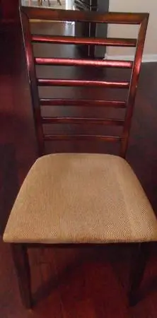 Table with 5 chairs