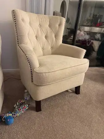 Like new accent chair