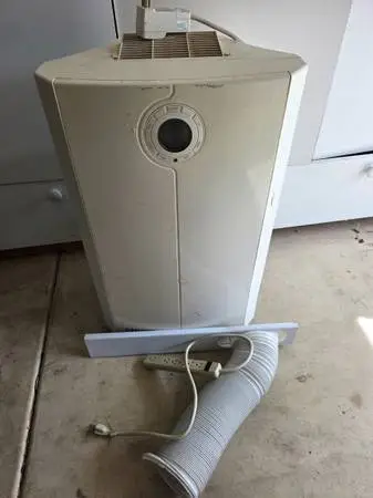 Portable Amcor 13,000 BTU Air Conditioner