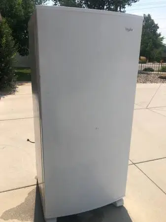 Standing freezer