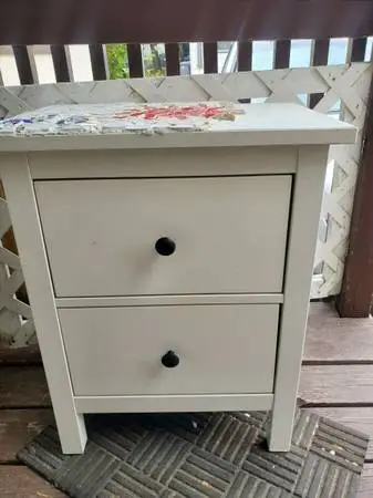 Side/night table