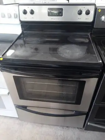 ★Frigidaire stainless steel glass-top stove