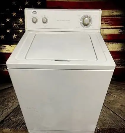 Estate washer. Made by Whirlpool. Ol’ reliable direct drive Works good