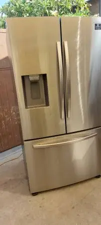 Samsung Stainless Refrigerator Bottom Freezer.
