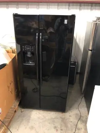 GE Refrigerator PCF25MGWA Side-by-Side 25 Cu Ft Black Tested EXCELLENT