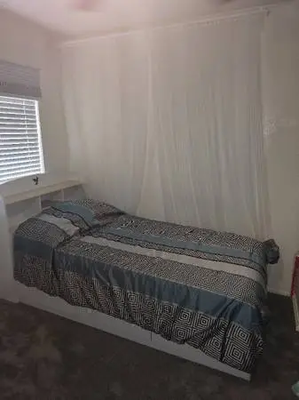 Kids bed w/ Mattress w/ Drawers + more