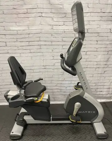 Matrix R-3X w/ TV Recumbent Bike Sit-Down Exercise Cycling Workout Bic