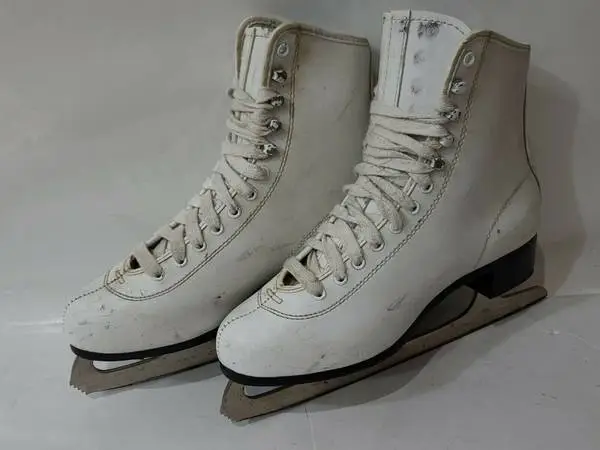 Womens Imperiaal Ice Skaates, White Size 8 Winter Hockey outside fun!