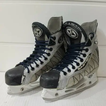 EASTON ULTRA LITE PRO ICE HOCKEY SKATES MEN SIZE 3.5D Uni-Body Razor