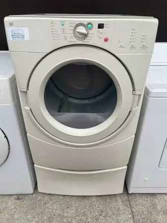 Whirlpool duet gas dryer with pedestal