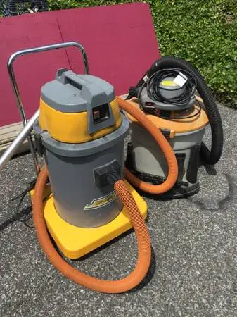 2 Heavy Duty Vacs