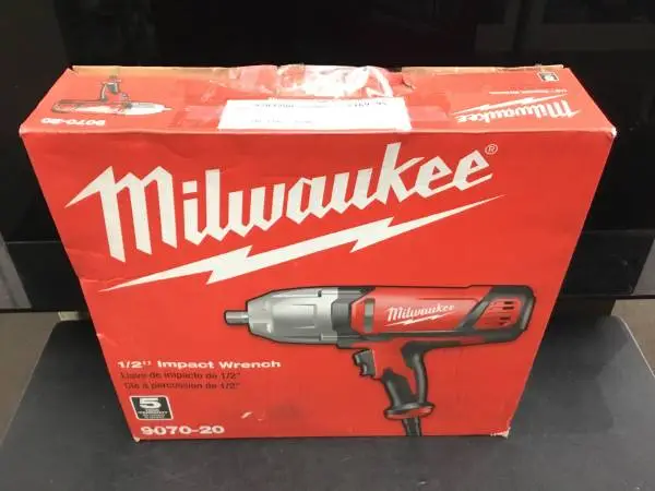 MILWAUKEE 9070-20 1/2” IMPACT WRENCH