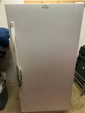 FREE DROP OFF - NICE AND CLEAN - KENMORE 15 CU. FT. UPRIGHT FREEZER IN WHITE