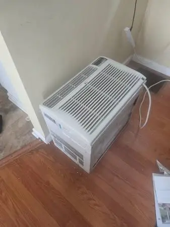 12,000 BTU Air conditioner