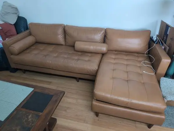 Leather sofa with reversible chaise