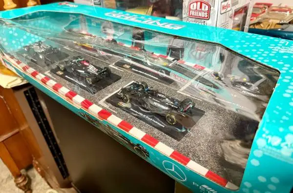 Burago AMG Petronas Formula One Team Diecast 1/43