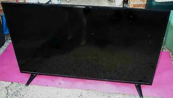 TV Flat Screen LCD Insignia 50 Inch Television Md. E50JT2NKDYBYNNG