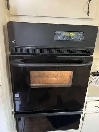 GE Gas wall oven -- 24 Wide