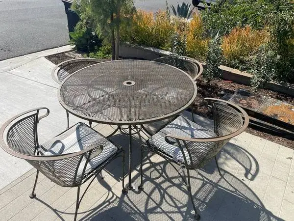 VARIOUS VINTAGE WROUGHT IRON PATIO SETS W CHAIRS