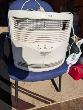 Honeywell Air purifier (Reduced Price) Model 18155