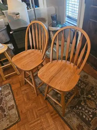 2 Bar stools oak swivel nice