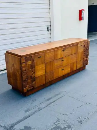 Long dresser