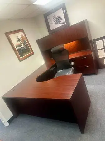 OFFICE DESK U-SHAPE DESK WITH HUTCH