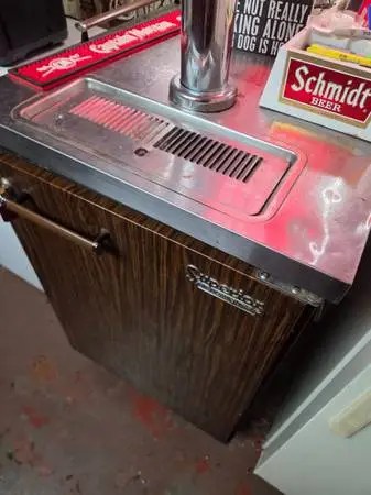 Superior vintage kegorator