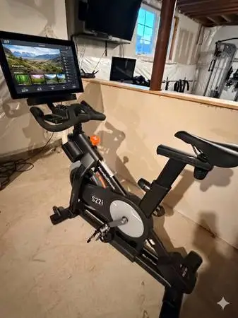 NordicTrack Commercial S22i Studio Cycle