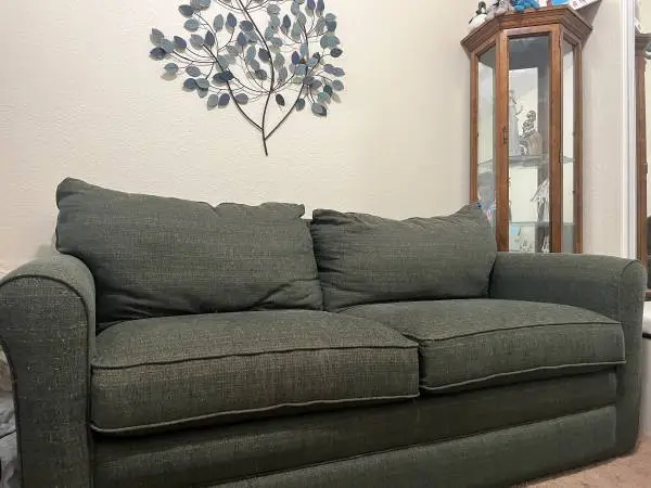 FREE Couch/fullsize pullout Lazy Boy bed