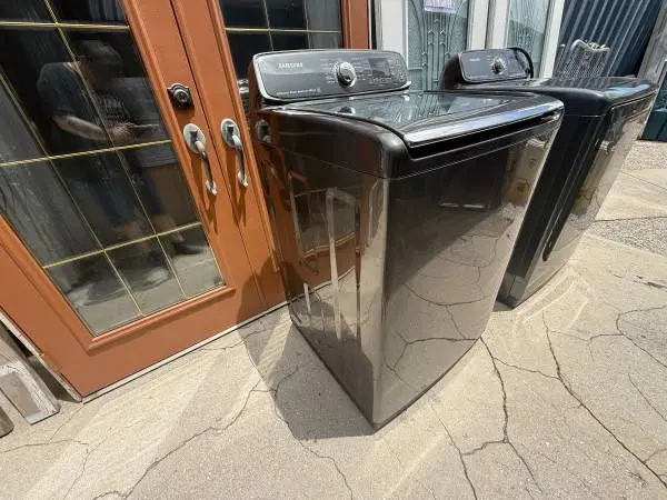 27W Black SS Samsung Washer 5.2 Cu Ft Model # WA52M7750AV/A4 Used