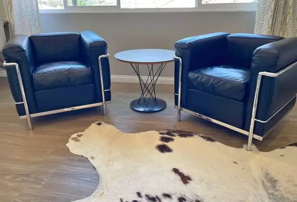 Le Corbusier LC2 Black Leather & Chrome Mid-century Modern Chairs, Mad