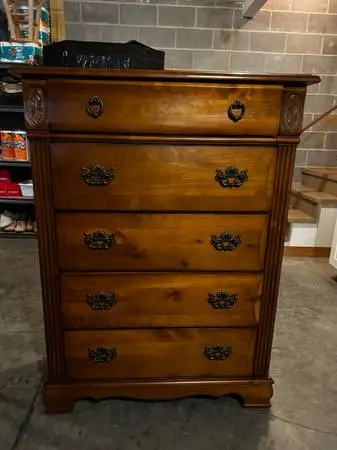 Chest of drawers