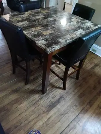 Dinning room table and chairs, Audi q7 2014