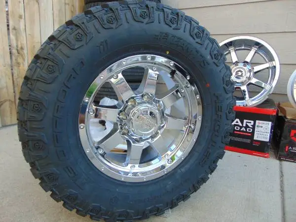 New 18X9 Chrome Rims LT 35 12.50 18 TIS MT 12ply Tires *8X6.5* *+18MM*