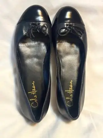 Practically New Cole Haan 2-Tone Black Ballet Flats - Size 6 1/2