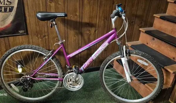 Roadmaster Granite Peaks mountain bicycle