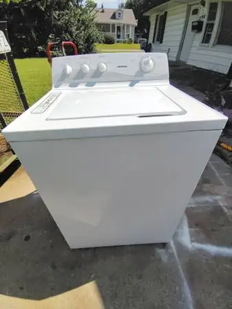 GE OVERSIZED CAPACITY WASHING MACHINE. WORKS LIKE NEW!