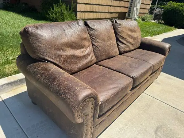 Beautiful leather couch