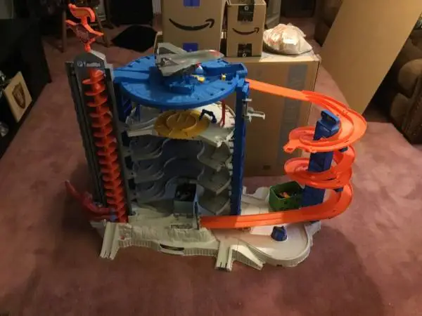 Hot Wheels Tower Garage and track . .