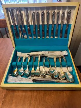Supreme  silverware/Victors.Co.A1+Overlay