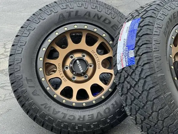17 Method wheels rims A/T Tires Chevy Silverado Tahoe GMC Sierra