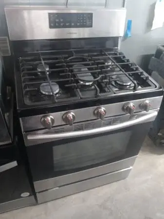 ★Samsung stainless steel 5-burner gas stove