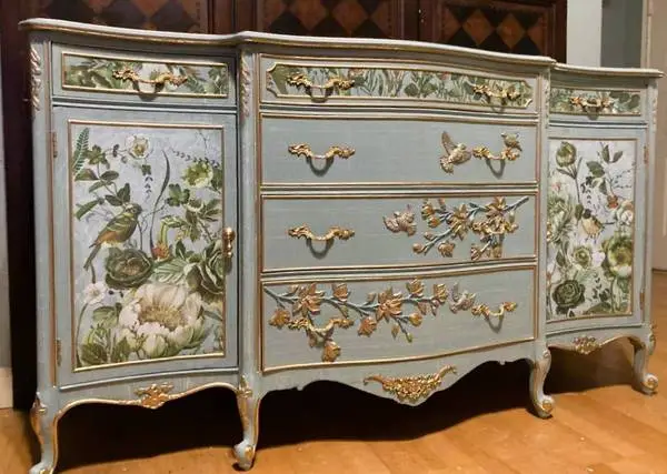 Sideboard/Credenza/Buffet/Entry Piece