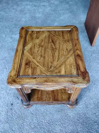 Thomasville end table